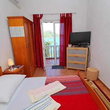Apartment Apartments Filipovi - Comfort One-Bedroom Apartment With Balcony And Sea View A2 Sobra